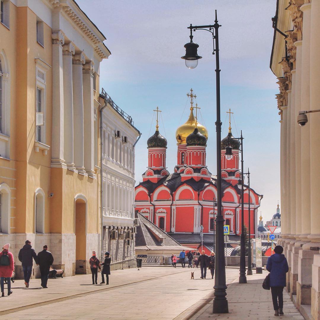 Ул варварка церкви. Варварка в Москве. Варварка улица Москва. Китай-город и улица Варварка. Улица Варварка в Москве достопримечательности.