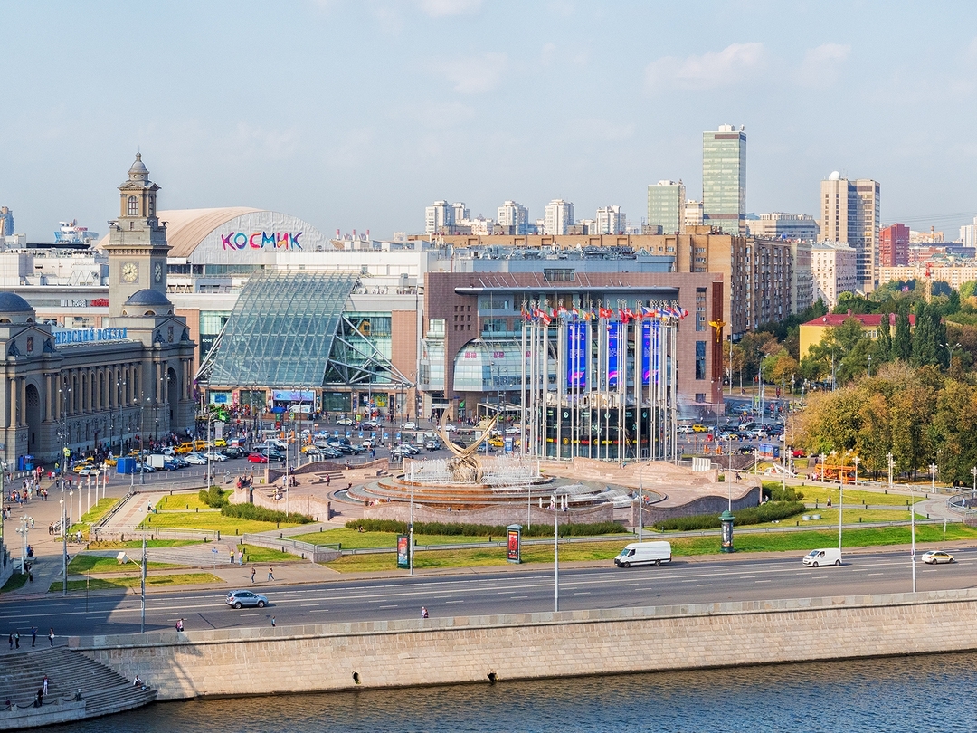 Москва площадь киевского вокзала. Киевская площадь Москва. Площадь Киевского вокзала. Xiaomi, Москва, площадь Киевского вокзала. Реконструкция площади Киевского вокзала.