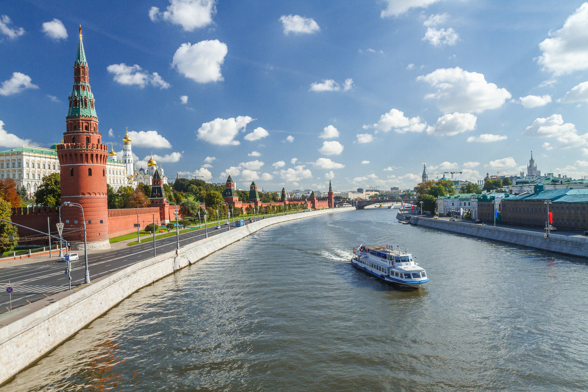 Сколько км набережная. Набережная Москвы-реки Москва. Кремлевская набережная Пречистенская набережная. Гришковская набережная Москва. Фотоис набережной Москвы реки.