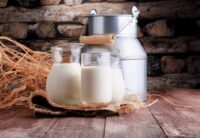 С 1 мая кассы будут сами блокировать продажу молочной продукции с истекшим сроком годности