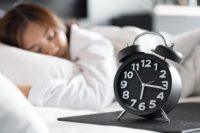 Сон меньше шести часов в сутки увеличивает риск ранней смерти на 30%